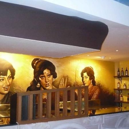 Celebrity Boutique Hotel Хидерабад Стая снимка